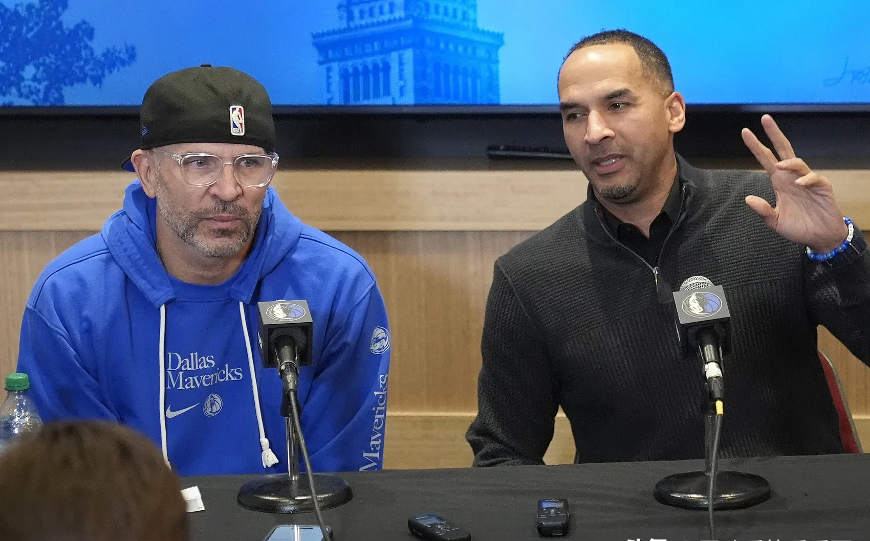 这也行？今晚华盛顿奇才调整名单以备荷甲转会期费城76人调整名单以备国王杯，金州勇士加时末段官宣签约的简单介绍