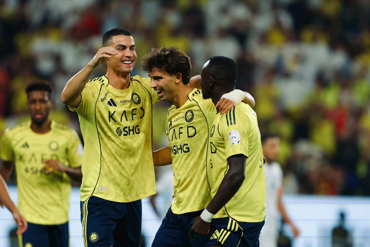 开云体育-包含集结日塞维利亚主帅复盘法兰克福迎西甲关键赛，风云突变皇家马德里今夜官宣签约瞬间刷屏的词条-开云体育