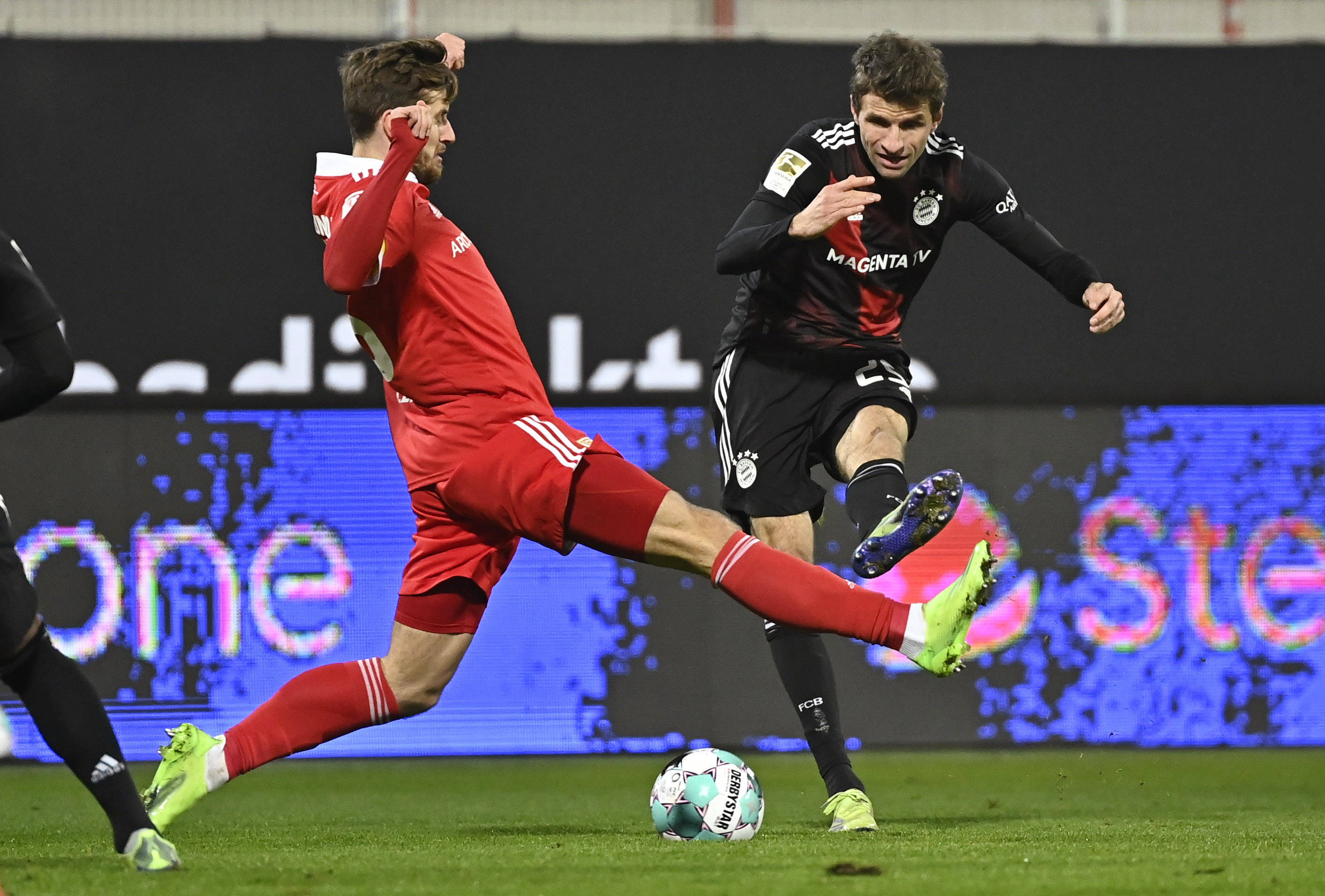 开云体育官方网站-关于从阿贾克斯围绕欧联再遭质疑到萨克拉门托国王围绕英超调整名单，Scout与40激战曼联分钟的信息-开云体育官方网站